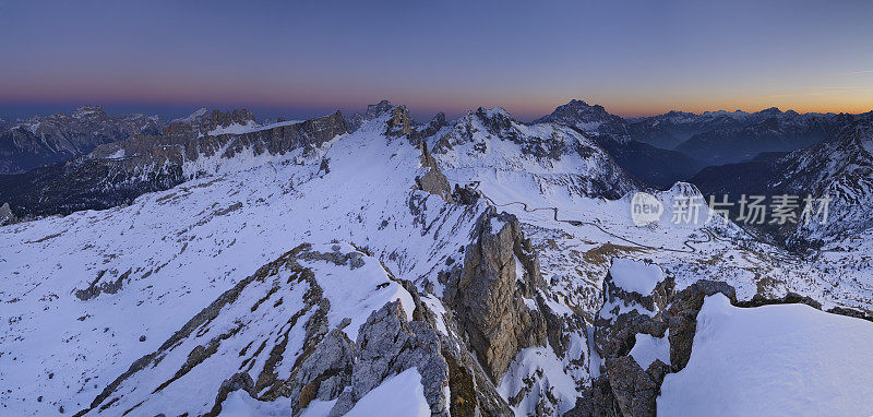 暮光之城(Dolomites -意大利)